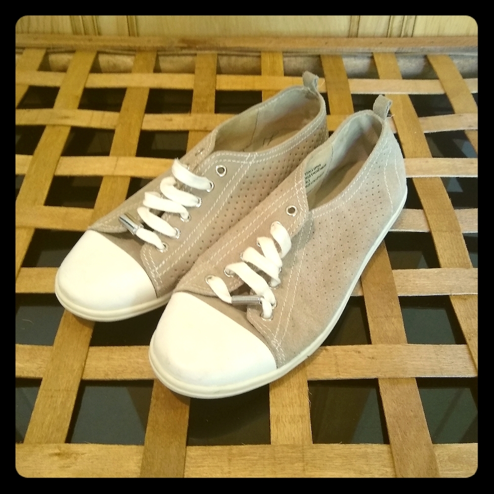Canvas Shoe